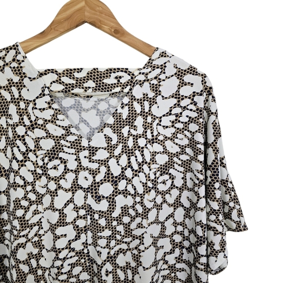 Clara Sunwoo Leopard Print Scoop Neck Relaxed Fit Popover Blouse White Tan Large - Picture 8 of 12